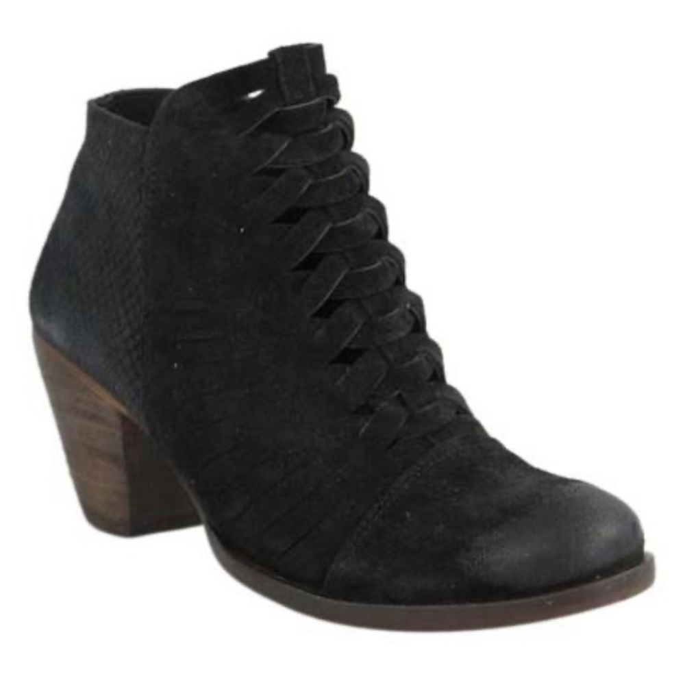 Free People Black Suede Boot/ barely worn size 8